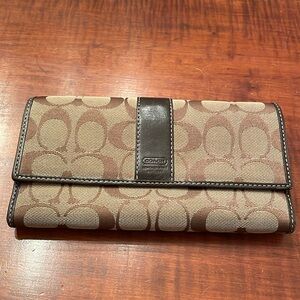 Coach vintage signature wallet.